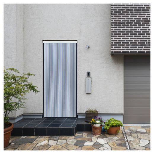 Imagen de Cortina mosquitera puerta con tiras PVC azul y marco aluminio