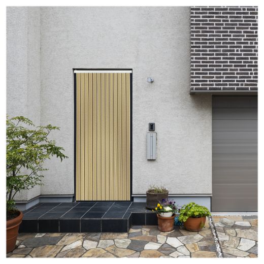 Imagen de Cortina mosquitera color beige marrón para puerta de entrada